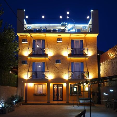 Hotel Banihills Tbilisi Bagian luar foto