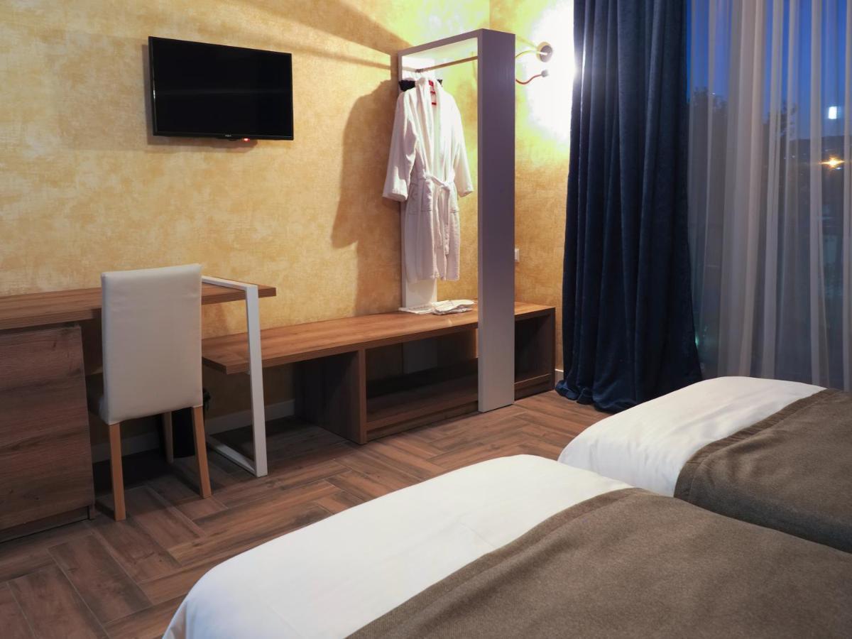 Hotel Banihills Tbilisi Bagian luar foto