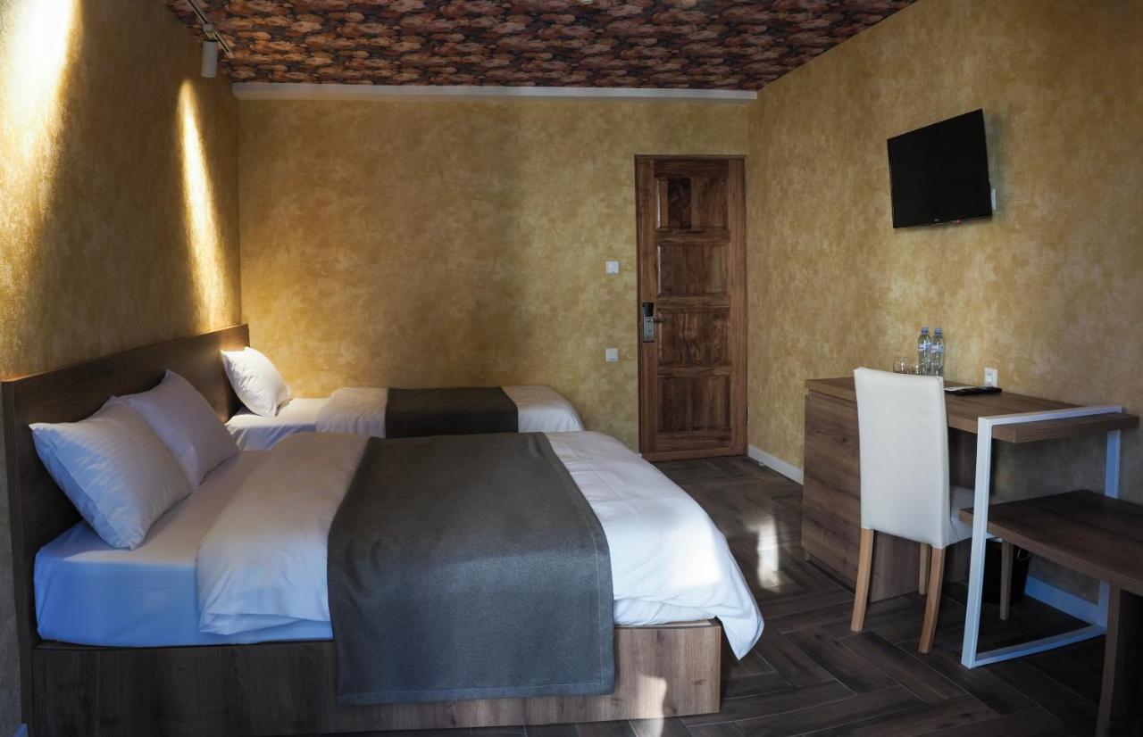 Hotel Banihills Tbilisi Bagian luar foto