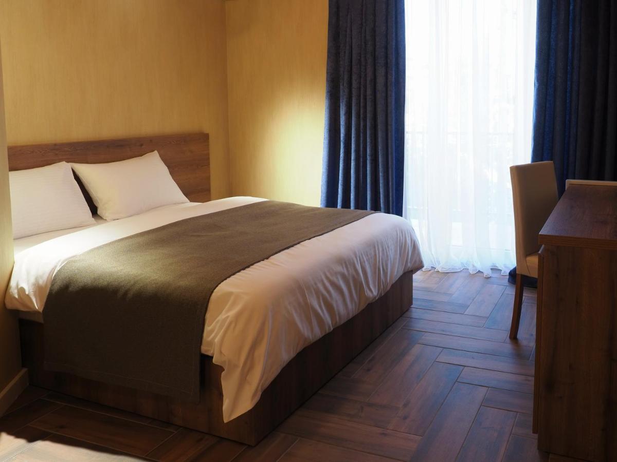 Hotel Banihills Tbilisi Bagian luar foto