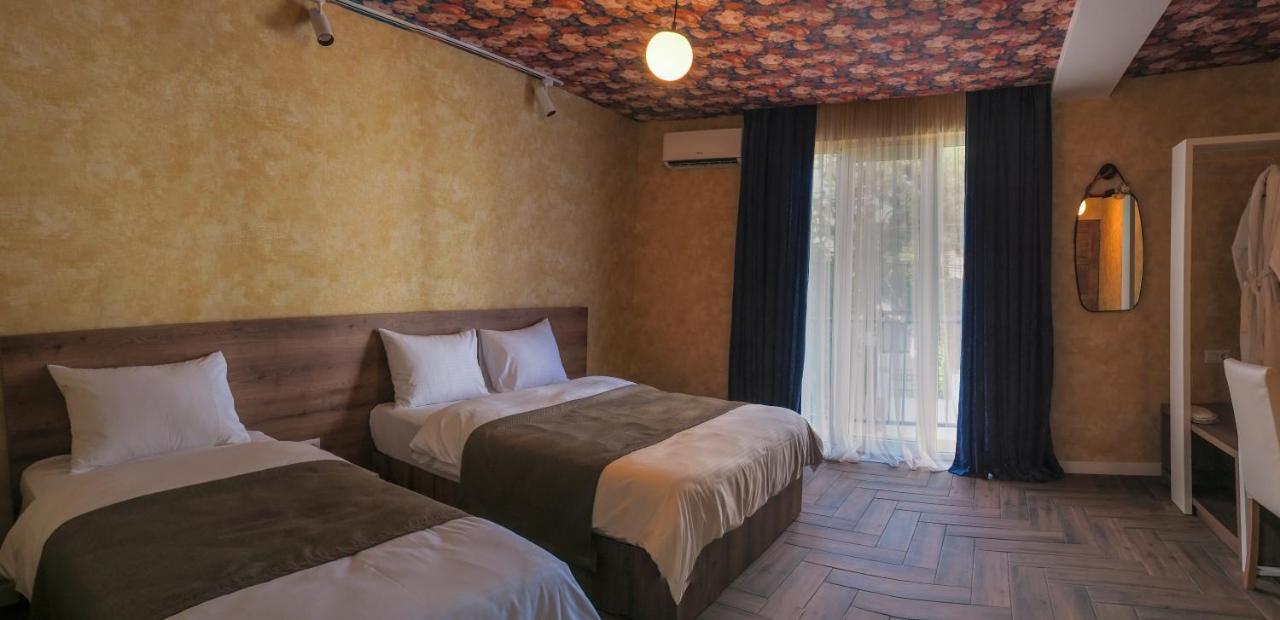 Hotel Banihills Tbilisi Bagian luar foto