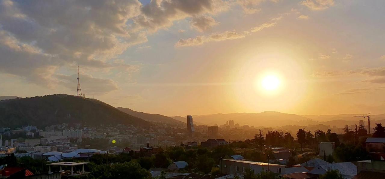 Hotel Banihills Tbilisi Bagian luar foto